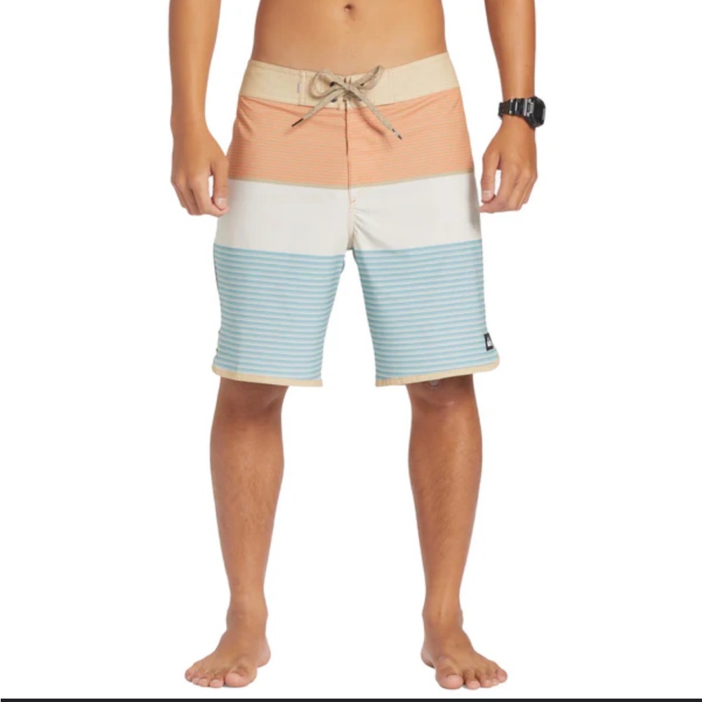 QUIKSILVER SURFSILK TIJUANA MEN'S BOARDSHORTS - BIRCH PEACH AND BLUE NWT
